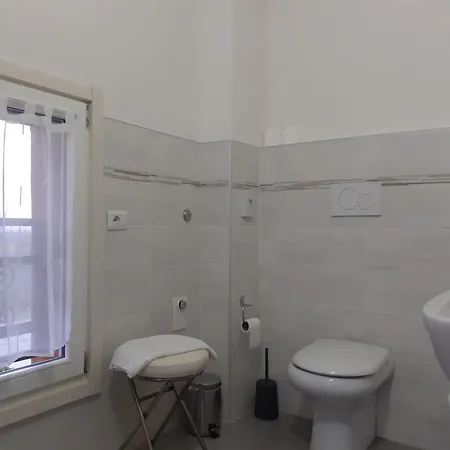 Royal & Breakfast B&B 모데나