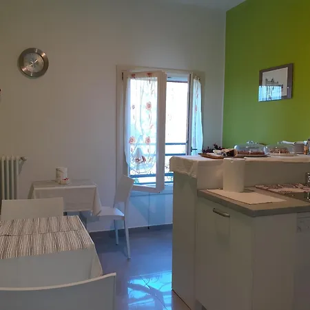 Royal & Breakfast 3*