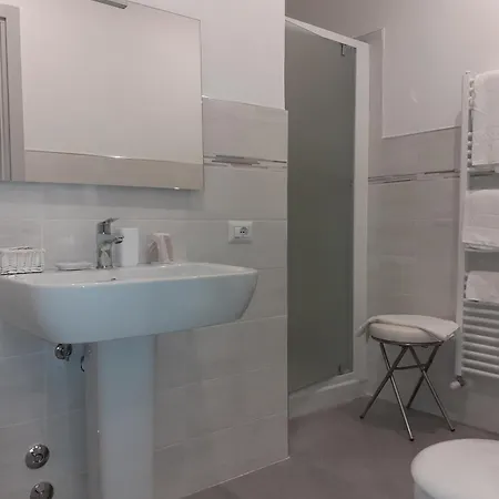 Royal & Breakfast 住宿加早餐酒店 3*